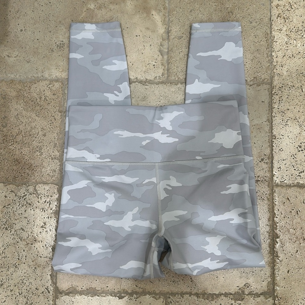 Athleta Elation Camo 7/8 Tight - Taupe size small